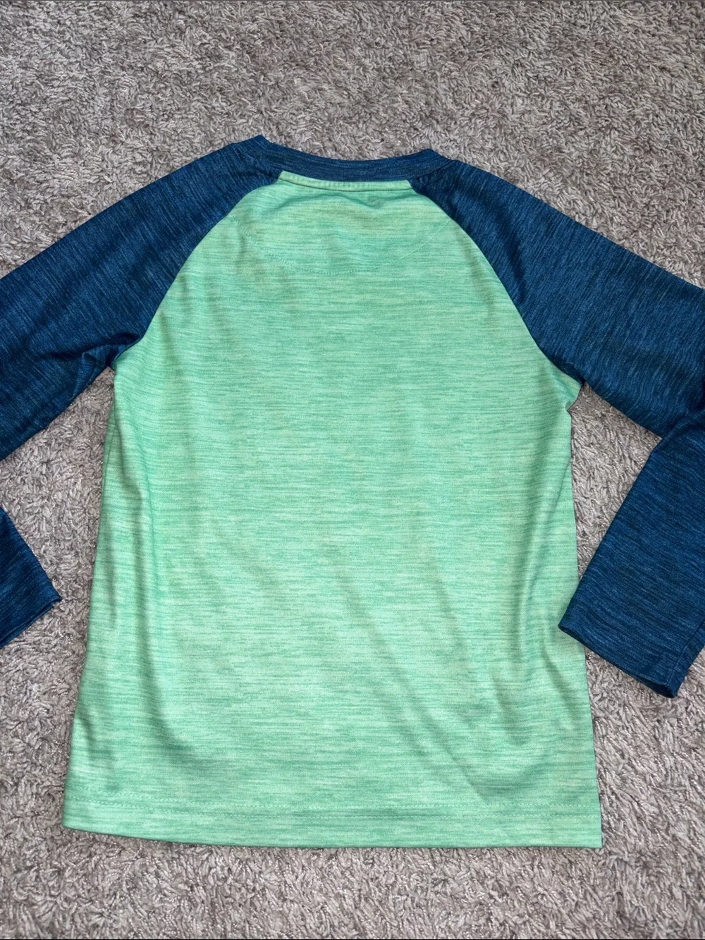 Nike Kids Long Sleeve Raglan Tee in Mint Green and Navy. Football size 6-7